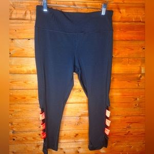 ❤️ 3/$30.00 Black Leggings with Orange Accents 3/4 Long  Size L